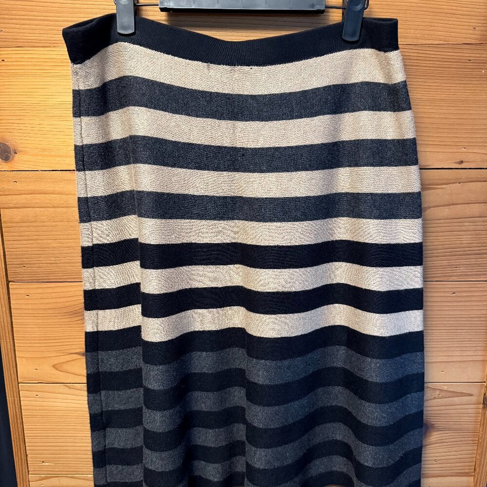 SPENSE Black, Gray, and Camel Below the Knee Pull-on Striped Skirt Large NWT